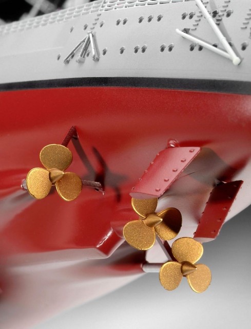 Revell 1/350 Battleship Bismarck