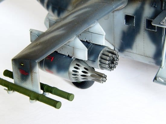 Trumpeter 1/35 Mil Mi-24V Hind-E Helicopter