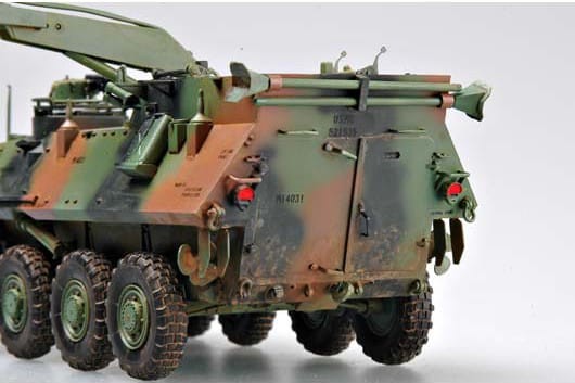 Trumpeter 1/35 USMC LAV-R Light Armored Vehicle Recovery