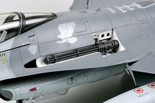 Tamiya 1/32 Locked Martin F-16CJ Fighting Falcon Block 50 60315