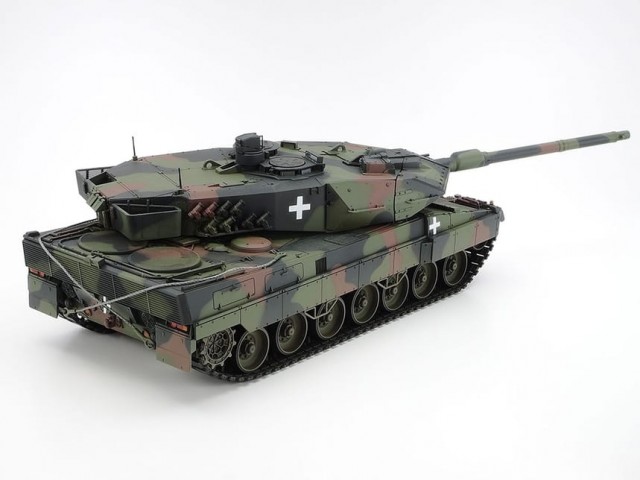 Tamiya 1/35 Leopard 2 A6 Tank Ukraine