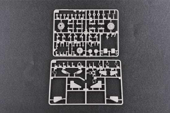 Trumpeter 1/35 Soviet T-10 Heavy Tank