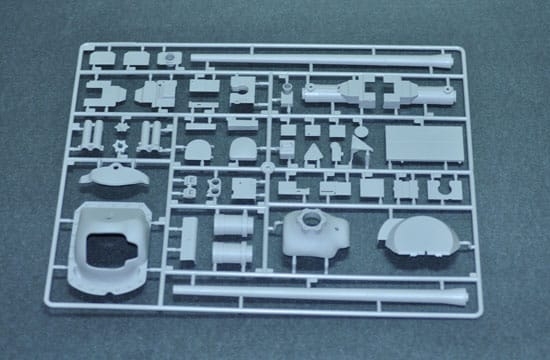 Trumpeter 1/16 Soviet SU-100 Tank Destroyer