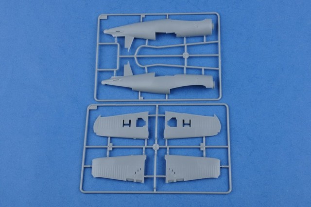 HobbyBoss 1/48 F4U-1 Corsair Early Version