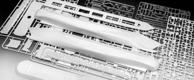 Revell 1/700 Queen Mary 2 Ocean Liner