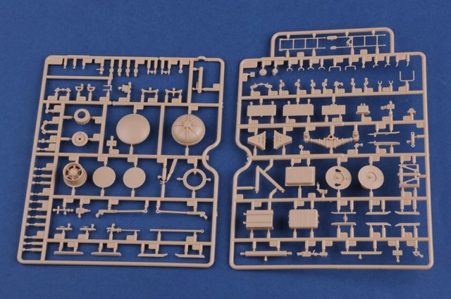 HobbyBoss 1/35 Russian KrAZ-260B Tractor with 5P85TE TEL S-300PMU