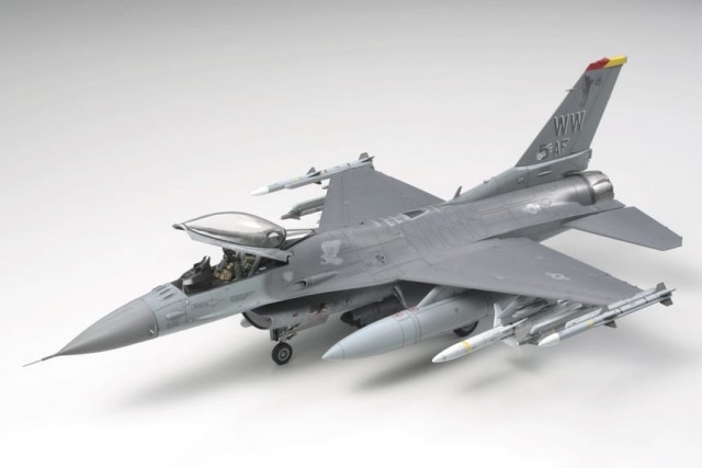 Tamiya 1/48 Lockheed Martin F-16CJ Block 50 Fighting Falcon