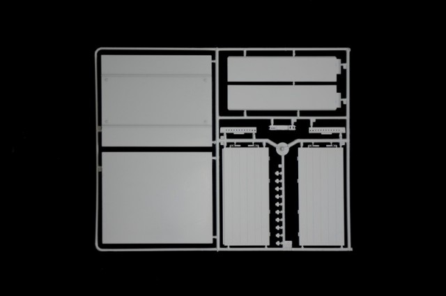 Italeri 1/24 Curtainside Trailer "Schoeni.ch"