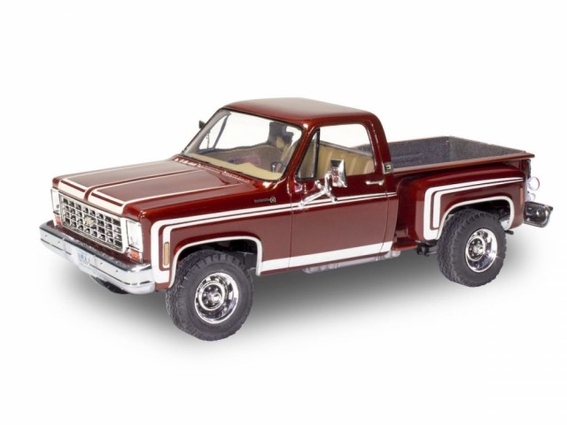 Revell 1/24 Chevy Sport Stepside Pickup 4x4 1976