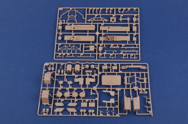 HobbyBoss 1/35 Russian KrAZ-260B Tractor with 5P85TE TEL S-300PMU